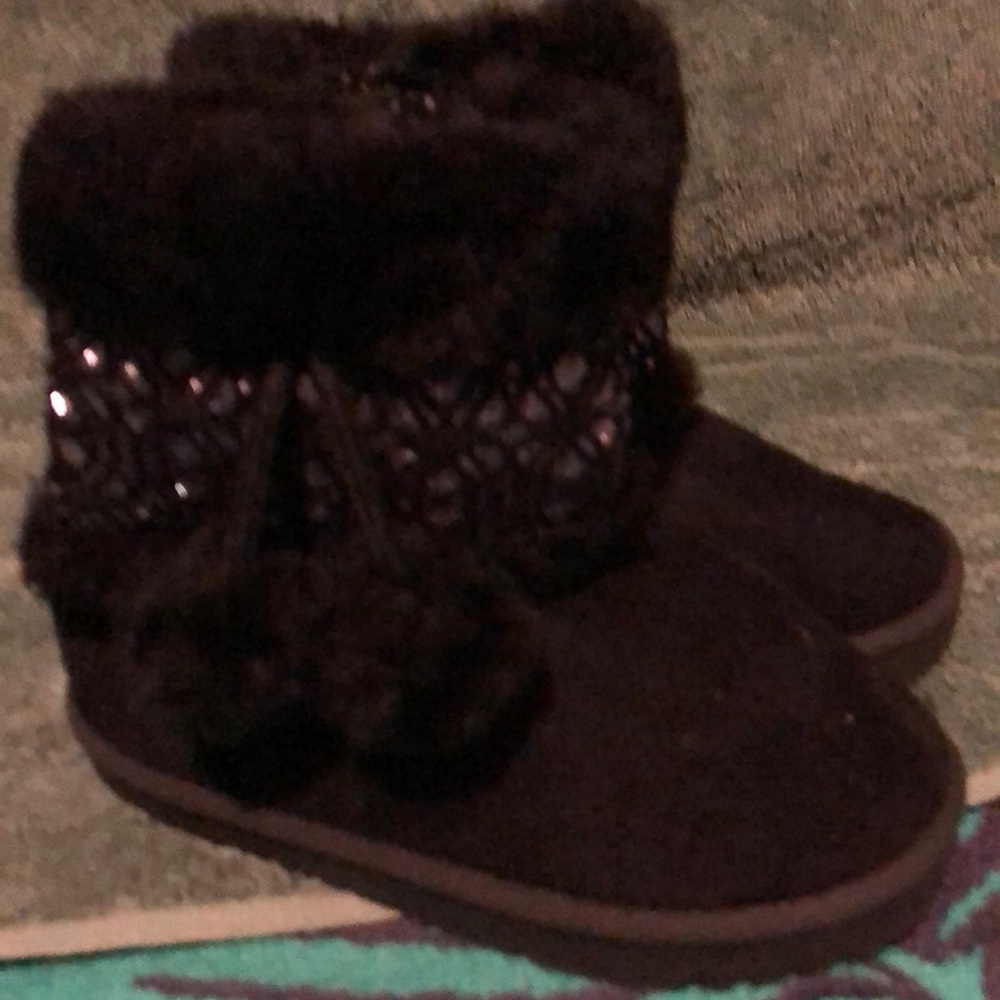 Faux fur fuzzy ankle boots.